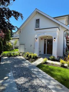 ChicVilla 3 Bedrooms 2 baths 8 min walk to Langara station - Vancouver - 2