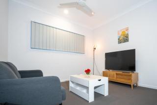 Brand New 4BR Family Oasis Easy Brisbane Access - 9