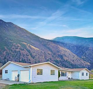 Vineyard Vacation Home Hot Tub Sunroom - Keremeos - 0
