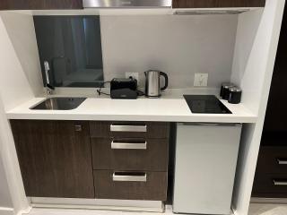 Sandton Skye Apartment - 6