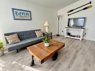 5 min to Airport, Walking Distance to Bucs Stadium - 6