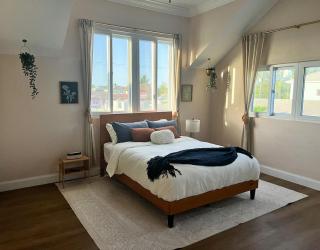A Lofty Escape - 2BR Cozy Loft by Beach & Airport - 5