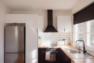 Trevallyn Retreat with River Views - 2