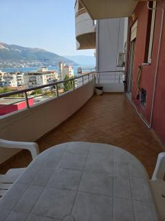 City & Sea View Apartment - Vlorë - 3