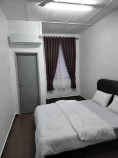 ROSH'S Homestay - Bagan Lalang - 8