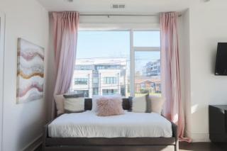 Songbird Suites - Sleeps 16 - Two Rooftops with view - 7