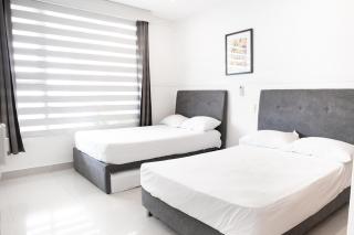 Beachfront Apt with Pool Jacuzzi Sauna Gym Fast WiFi and Air Conditioning - 8