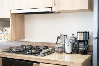 Beachfront Apt with Pool Jacuzzi Sauna Gym Fast WiFi and Air Conditioning - 4