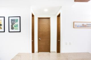 Beachfront Apt with Pool Jacuzzi Sauna Gym Fast WiFi and Air Conditioning - 2