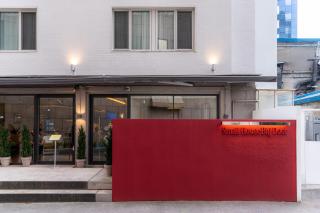 Small House Big Door Myeongdong - 4