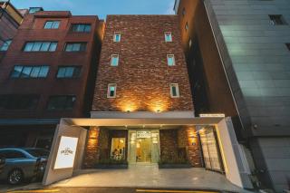 Sinchon Local Friends Hotel - 3