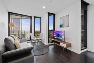 20th-Floor Urban Oasis FV - 1