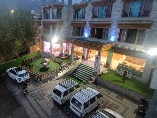 MALIK PALACE leh - 6