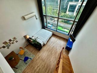 Cozy Duplex Rental 10 sec from Hongik stn - Seoul - 8