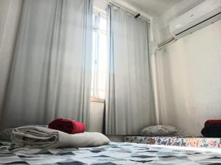 Quarto Privado Cama Casal e Individuais Apto - Rio de Janeiro - 0