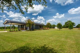 Magnolia Place minutes from Lake Charles! - - 3