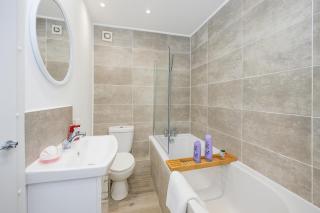 Spacious & Stylish 5 Bed with Free Street Parking - Morecambe - 7
