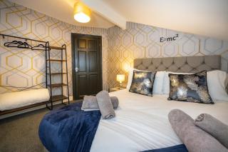 Spacious & Stylish 5 Bed with Free Street Parking - Morecambe - 9