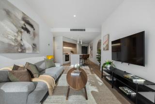 Boutique Luxury CBD Stay Heated Pool Gym Sauna Steam - 9