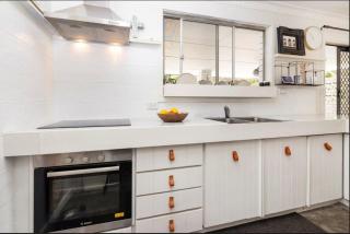 Sunny Daze Beach House - 5