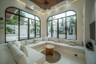 Villa Benjita - Chic Mediterranean Retreat in Pererenan - 3