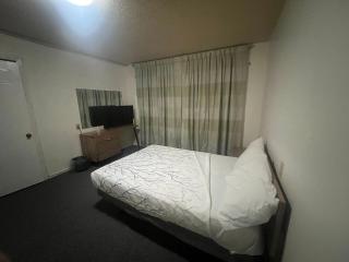 Economy Inn - 8