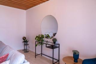 Newly renovated house for 6 People - - 1