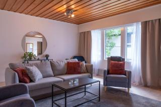 Newly renovated house for 6 People - - 0