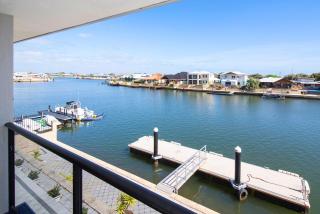 Canal Life - Private Pool and Tennis Court - 9