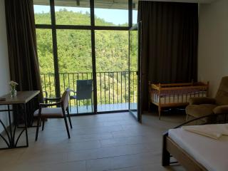 The Whispering Oaks Retreat - 4
