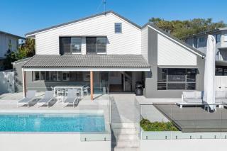 Waterfront Luxury Family Retreat, Noosaville - 9
