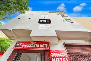 Hotel O Flagship Siddharth Hotel Yamuna Vihar C Block Stand - 4