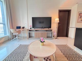 Premium 1BR in Dubai Marina King Bed, Marina View, Near JBR, Beach & Vibrant Nightlife - 8