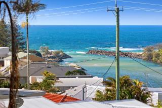 The Palms Retreat- with Pool, Views & Pet Friendly - 4