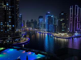 Premium 1BR in Dubai Marina King Bed, Marina View, Near JBR, Beach & Vibrant Nightlife - 0