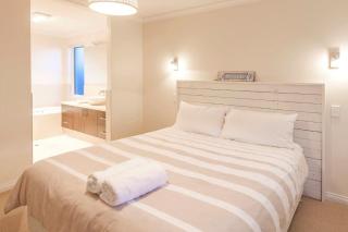 Seclusion on the Bay - 6