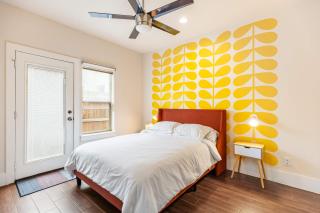 3BR Houston House with Rooftop & Skyline View - 4
