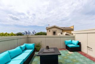 3BR Houston House with Rooftop & Skyline View - 2