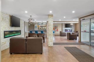 Quality Inn & Suites - 4