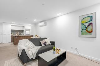 Charming 1 Bedroom Apartment in Dickson with Parking - - 6