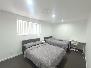 Peaceful Retreat in Modern and Spacious House - OR9 - 0