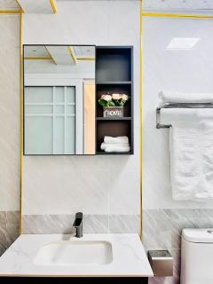 Elegant classy apartment with swimming pool ,fully equipped gym ,child play area and close proximity to shopping malls and great breathtaking views - 5