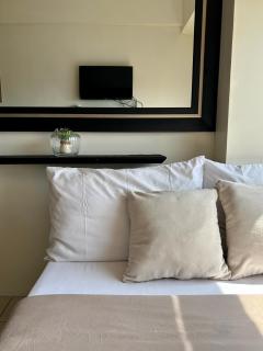 Chic Minimalist Studio in Urban Deca Tower EDSA - Manila - 6