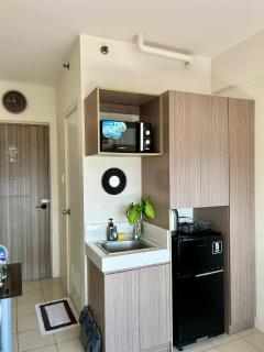 Chic Minimalist Studio in Urban Deca Tower EDSA - Manila - 1