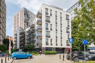 Solidarności Skyline Apartment by BookingHost - 5