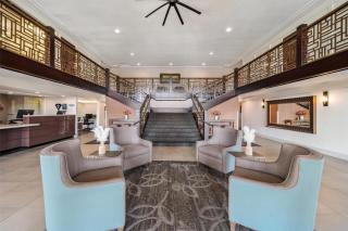 Best Western Plus Hilltop Inn - 9