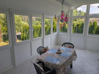 Spacious and Luminous Apartment in a Bungalow - Züsch - 0