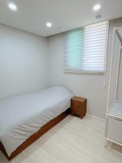 5 minutes from Bupyeong Station 3 rooms 4 beds house good for families friend gatherings - - 9