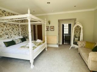 Luxury 2-bed stay, Rooftop Terrace, Hot tub, By Cruise Terminal, Oxford Street - Southampton - 3