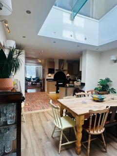 Luxury 2-bed stay, Rooftop Terrace, Hot tub, By Cruise Terminal, Oxford Street - Southampton - 4